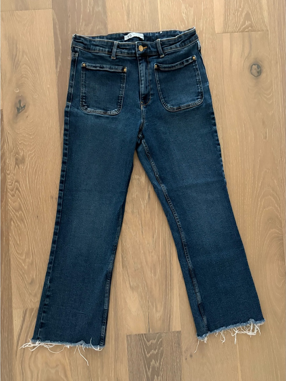 Zara Cropped Women's Blue Jeans Size 10.